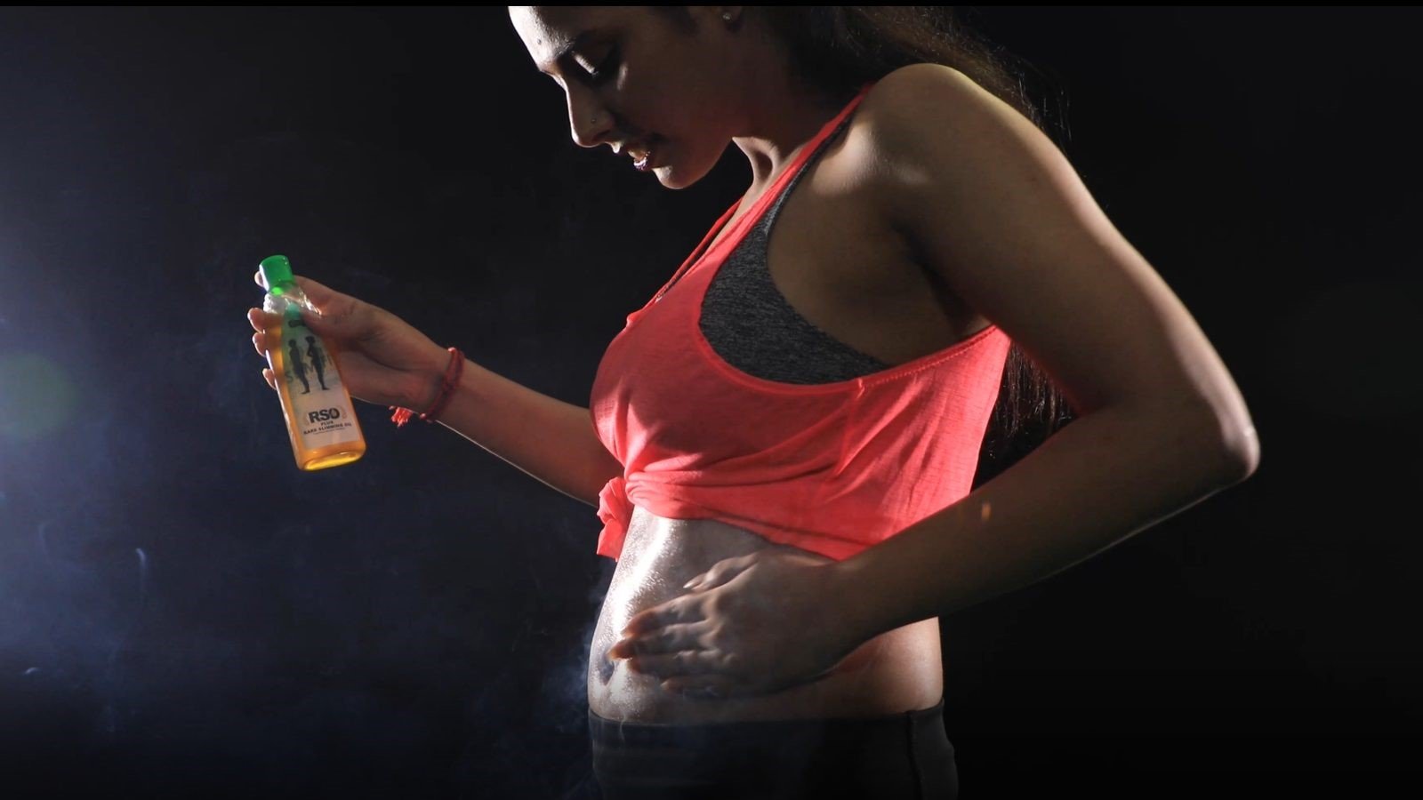 Step 1: pour a small amount of oil from the bottle
